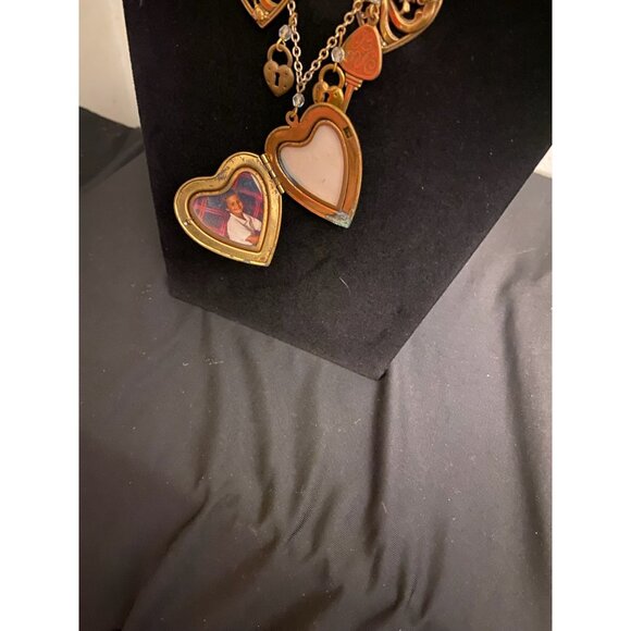 Vintage PIDIDDLY LINKS STYLE Heart Charm Locket Necklace | Sentimental Brass Ton - Picture 3 of 5